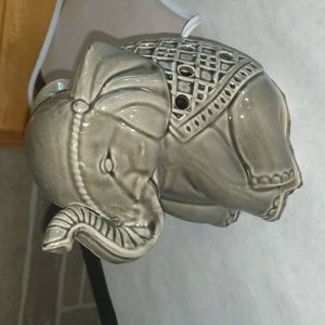 Elephant wax melts warmer